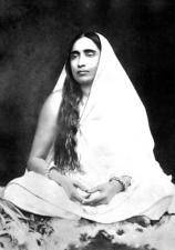 Sarada Devi photo, The Holy Mother, Shrine Pose S-1 